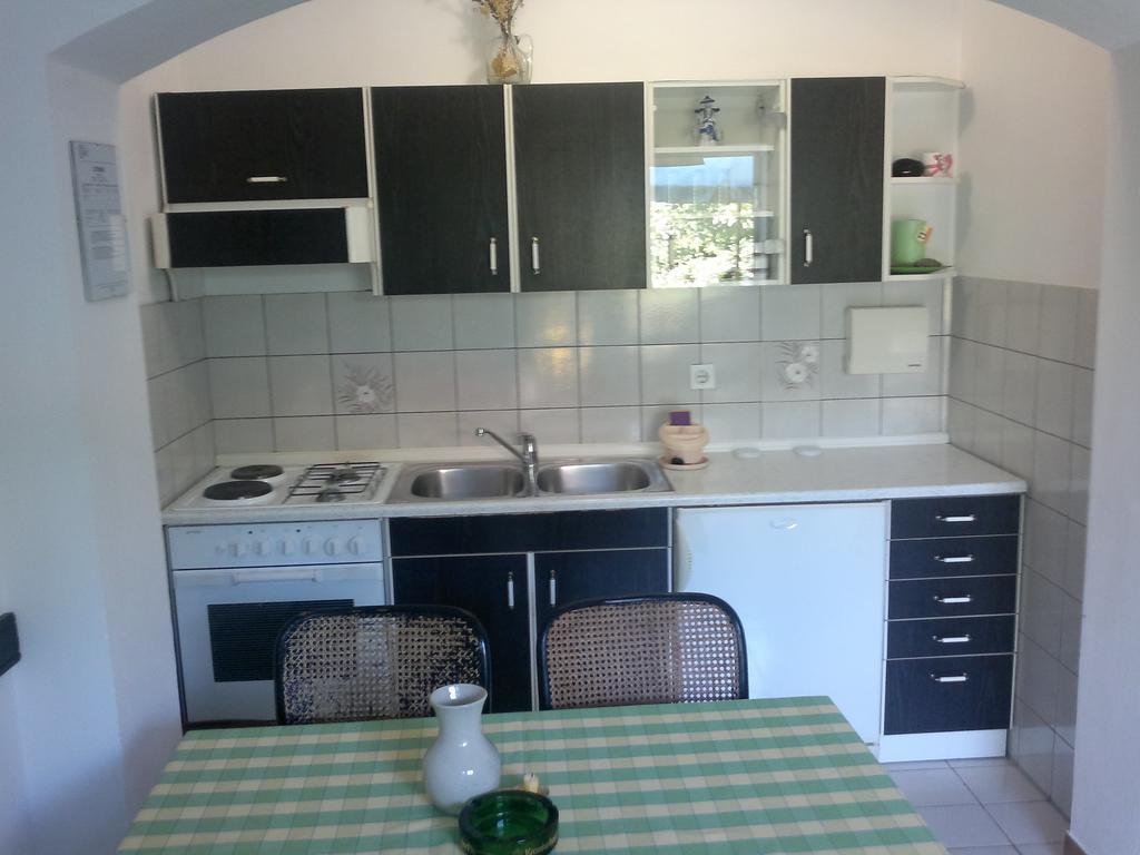 Guest House Violeta Palit الغرفة الصورة